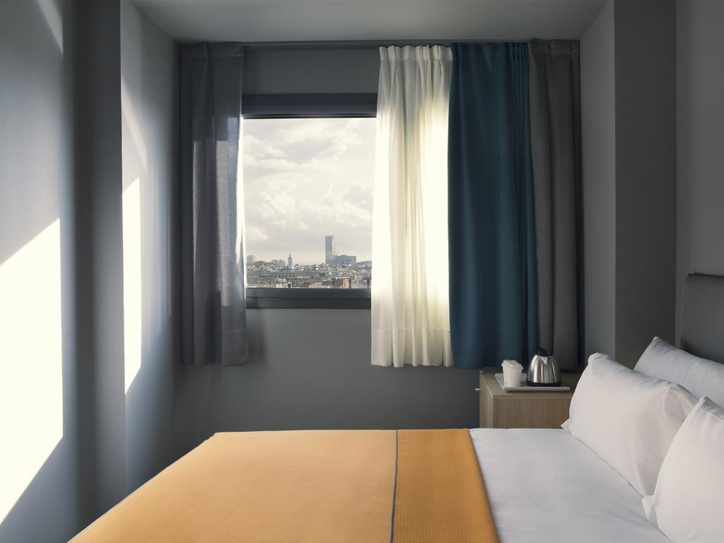 Yurbban Trafalgar Hotel Барселона Екстериор снимка