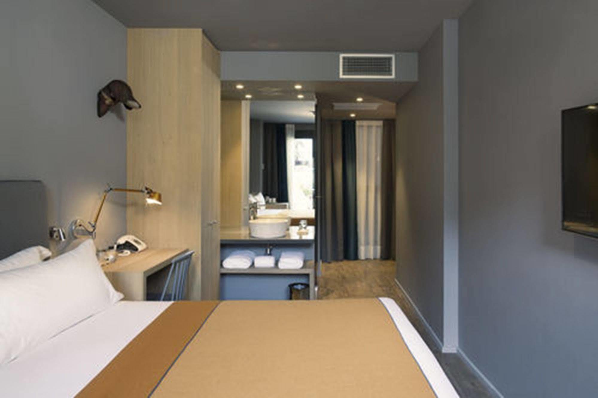 Yurbban Trafalgar Hotel Барселона Екстериор снимка
