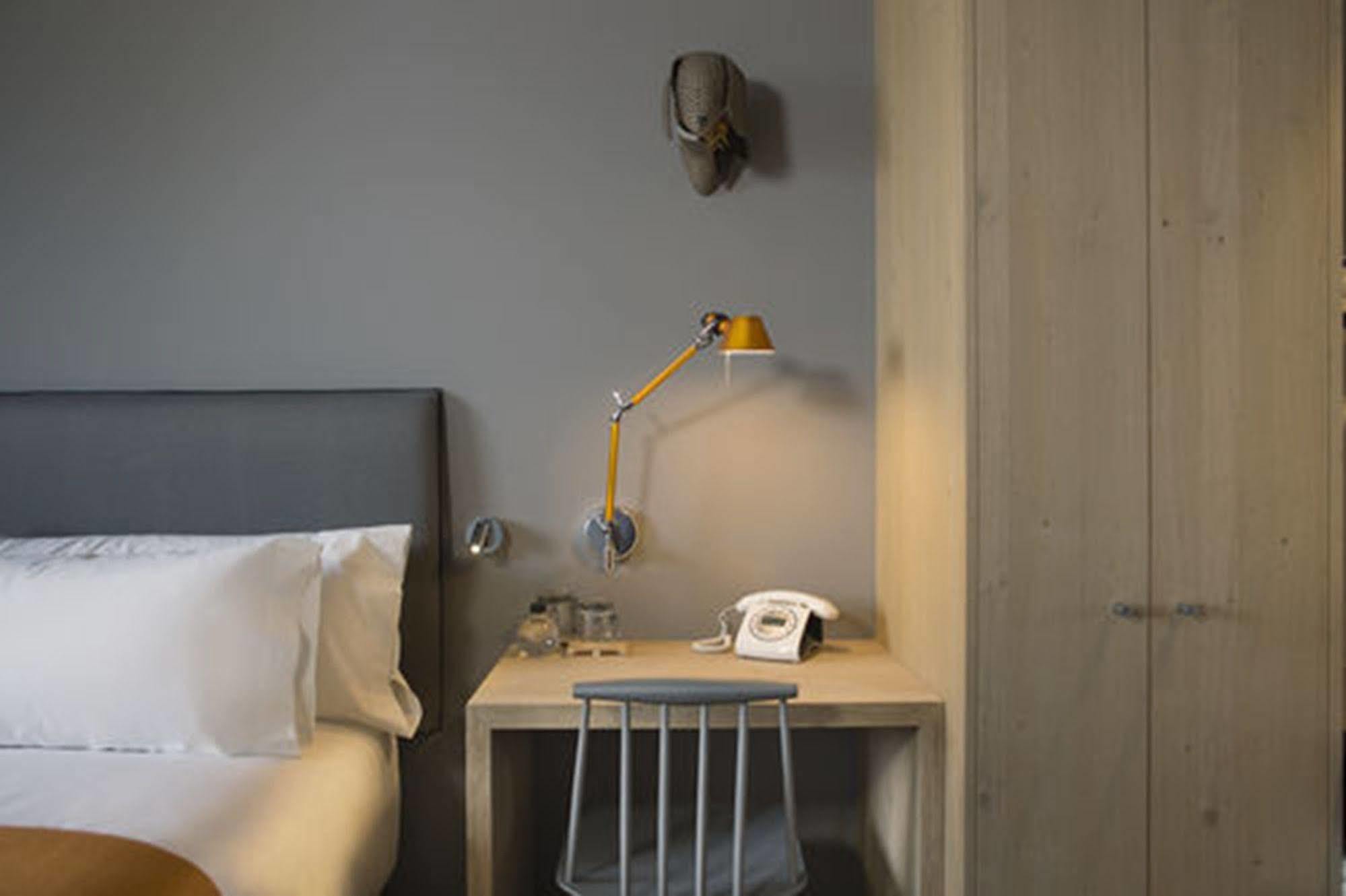 Yurbban Trafalgar Hotel Барселона Екстериор снимка