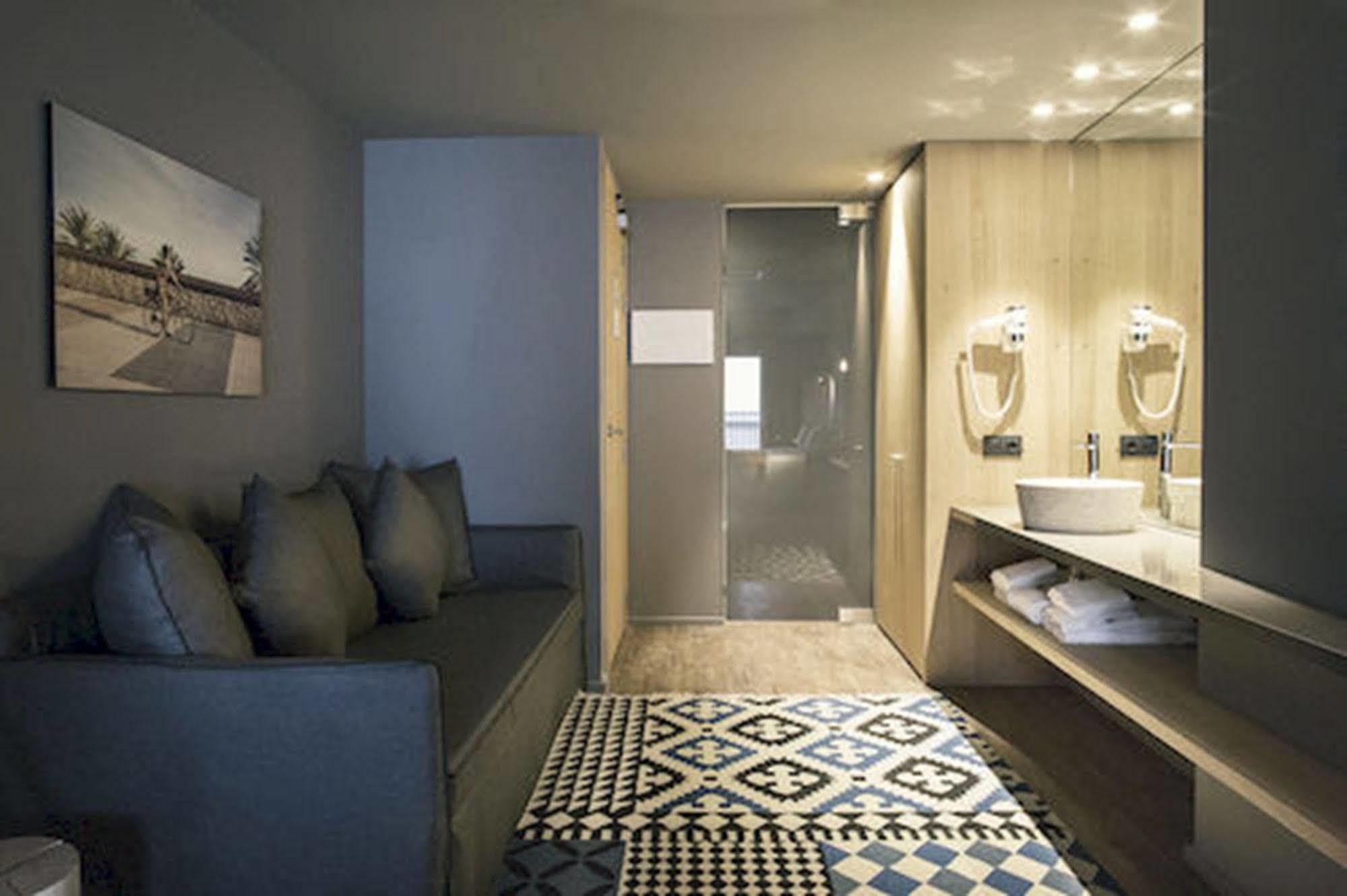 Yurbban Trafalgar Hotel Барселона Екстериор снимка