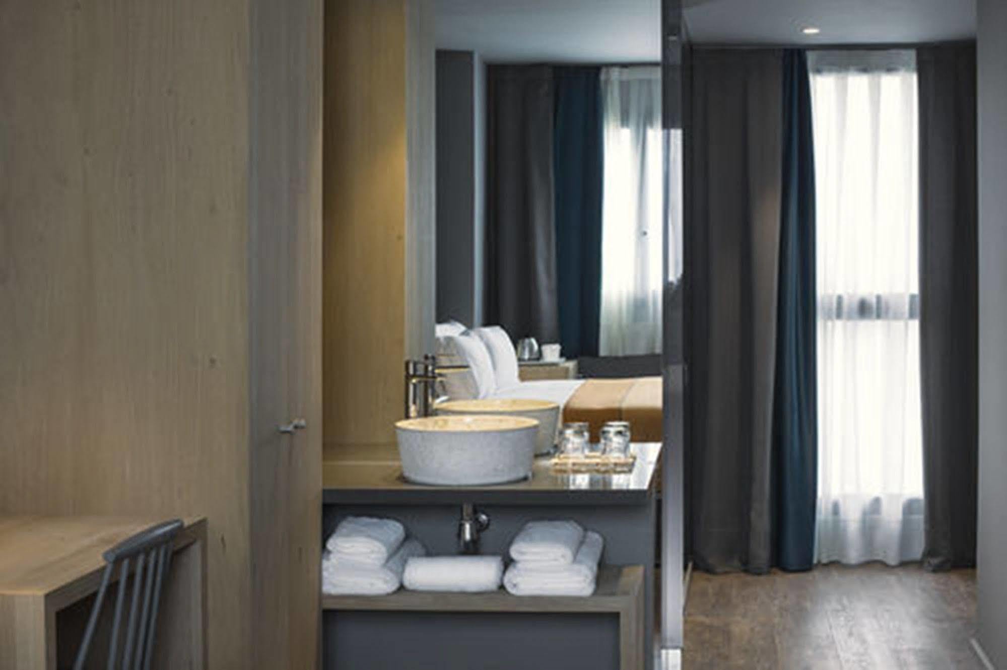 Yurbban Trafalgar Hotel Барселона Екстериор снимка
