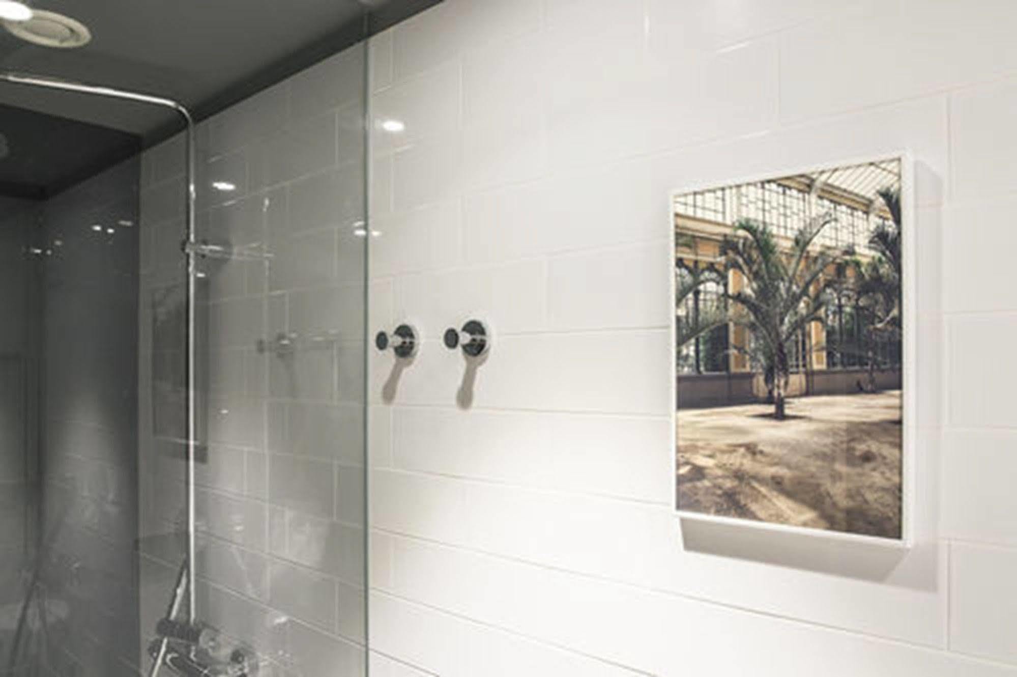 Yurbban Trafalgar Hotel Барселона Екстериор снимка